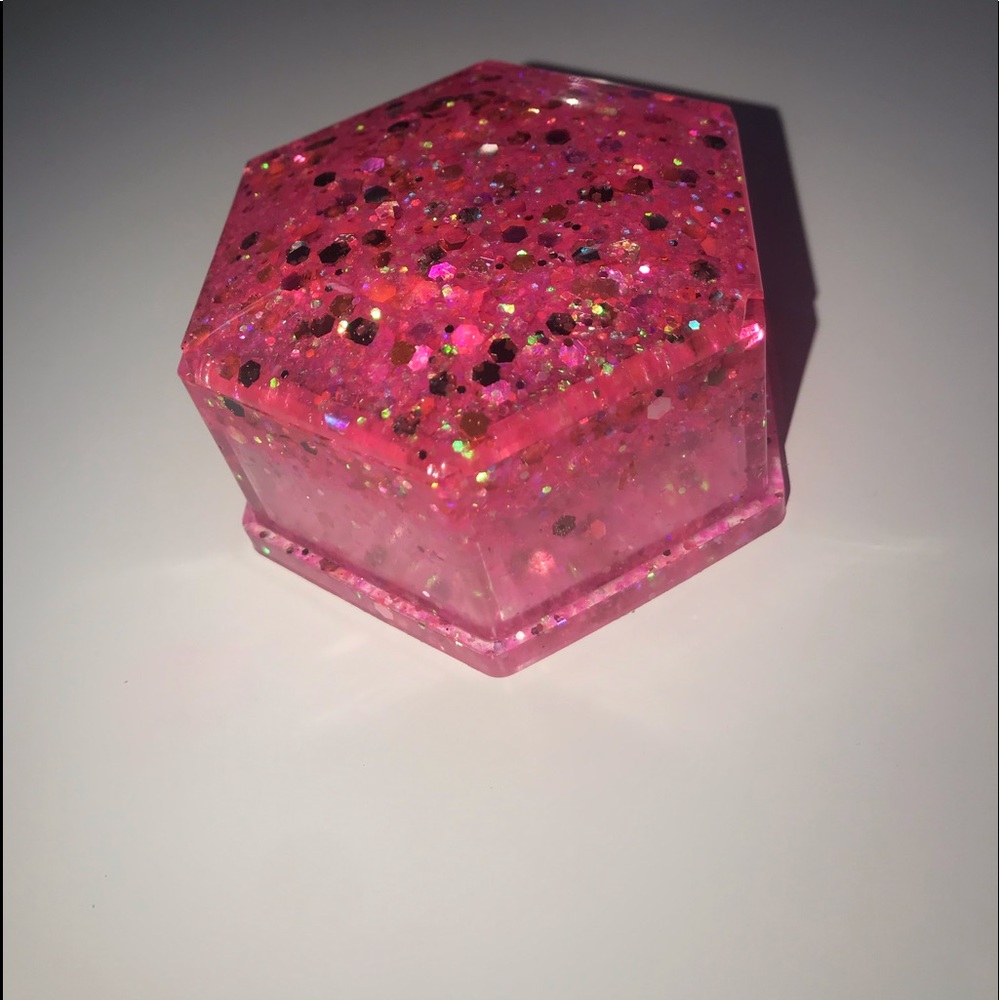 pink resin jewelry organizer